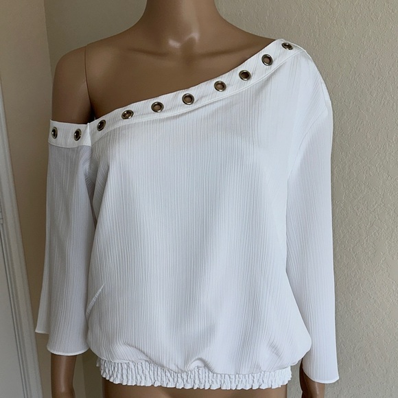 Jennifer Lopez Tops - Jennifer Lopez Off-Shoulder White Grommet-Trim Blouse Size Large